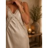 Robe longue décolleté à dentelle beige FEVER