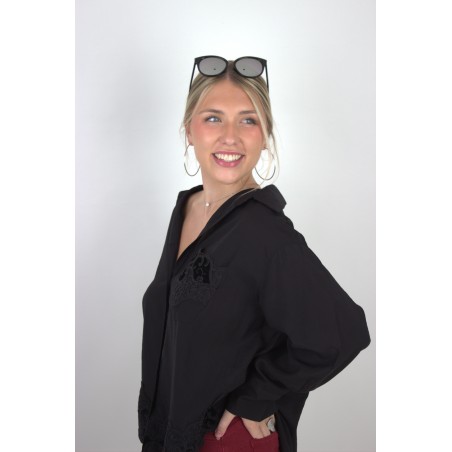 Chemise légère à broderies noire BRUNETTA