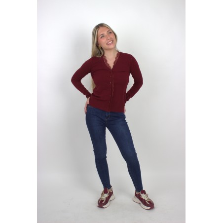 Gilet doux à dentelles bordeaux GABRIELA
