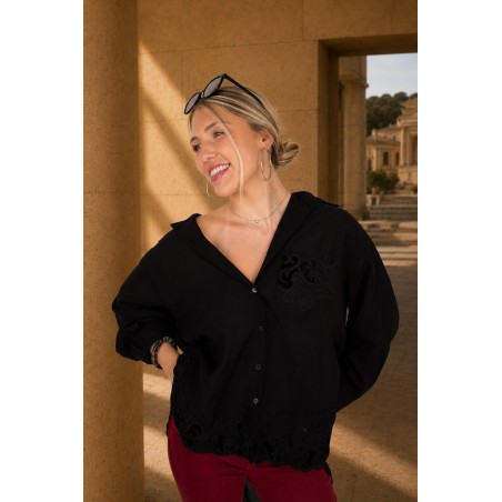 Chemise légère à broderies noire BRUNETTA
