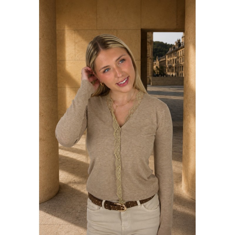 Gilet doux à dentelles beige GABRIELA