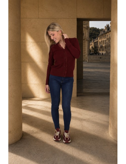 Gilet doux à dentelles bordeaux GABRIELA