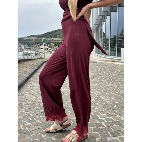 Pantalon effet satiné à dentelles bordeaux Jennifer
