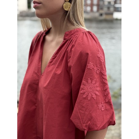 Robe courte à manches bouffantes brodées Bordeaux Christelle