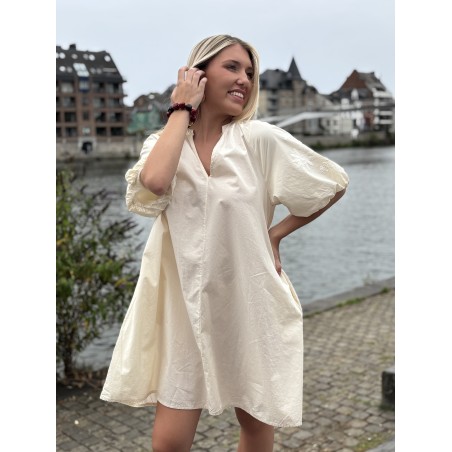 Robe courte à manches bouffantes brodées beige Christelle