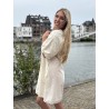 Robe courte à manches bouffantes brodées beige Christelle
