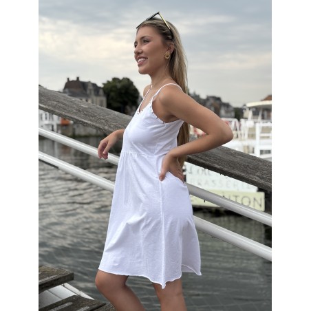 Robe courte à fines bretelles et détails cloutés blanche Sophie