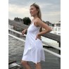 Robe courte à fines bretelles et détails cloutés blanche Sophie
