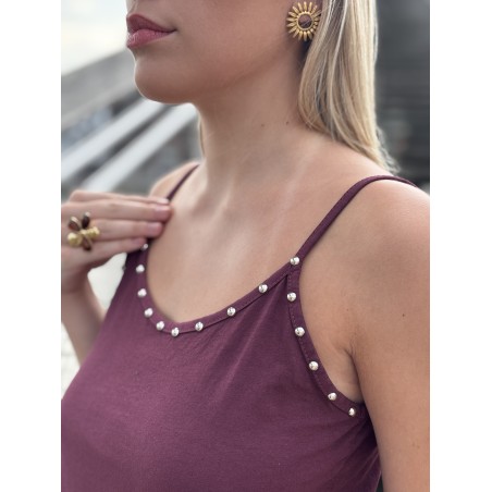 Robe courte à fines bretelles et détails cloutés bordeaux Sophie