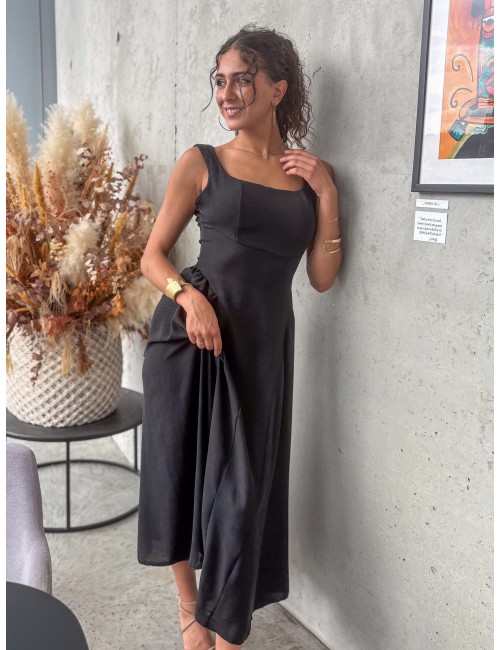 Robe longue fluide et évasée noire ALICIA
