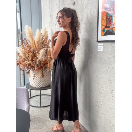 Robe longue fluide et évasée noire ALICIA